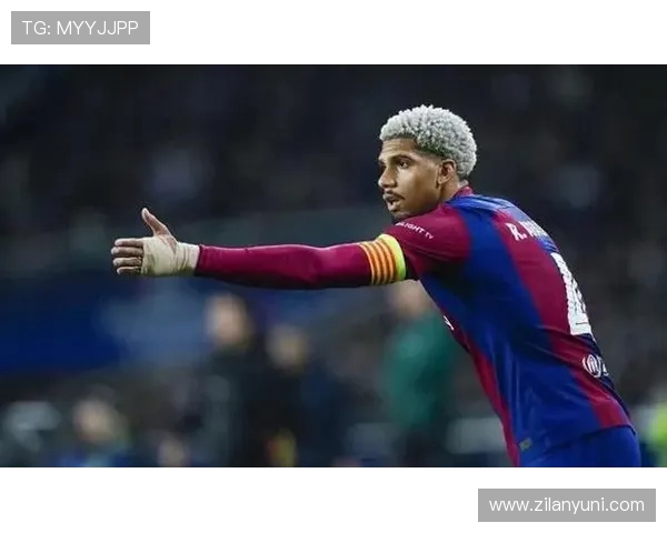 巴萨总监铁心留队信号:阿劳霍成弗里克防线非卖品 巴萨总监铁心留队信号:阿劳霍成弗里克防线非卖品